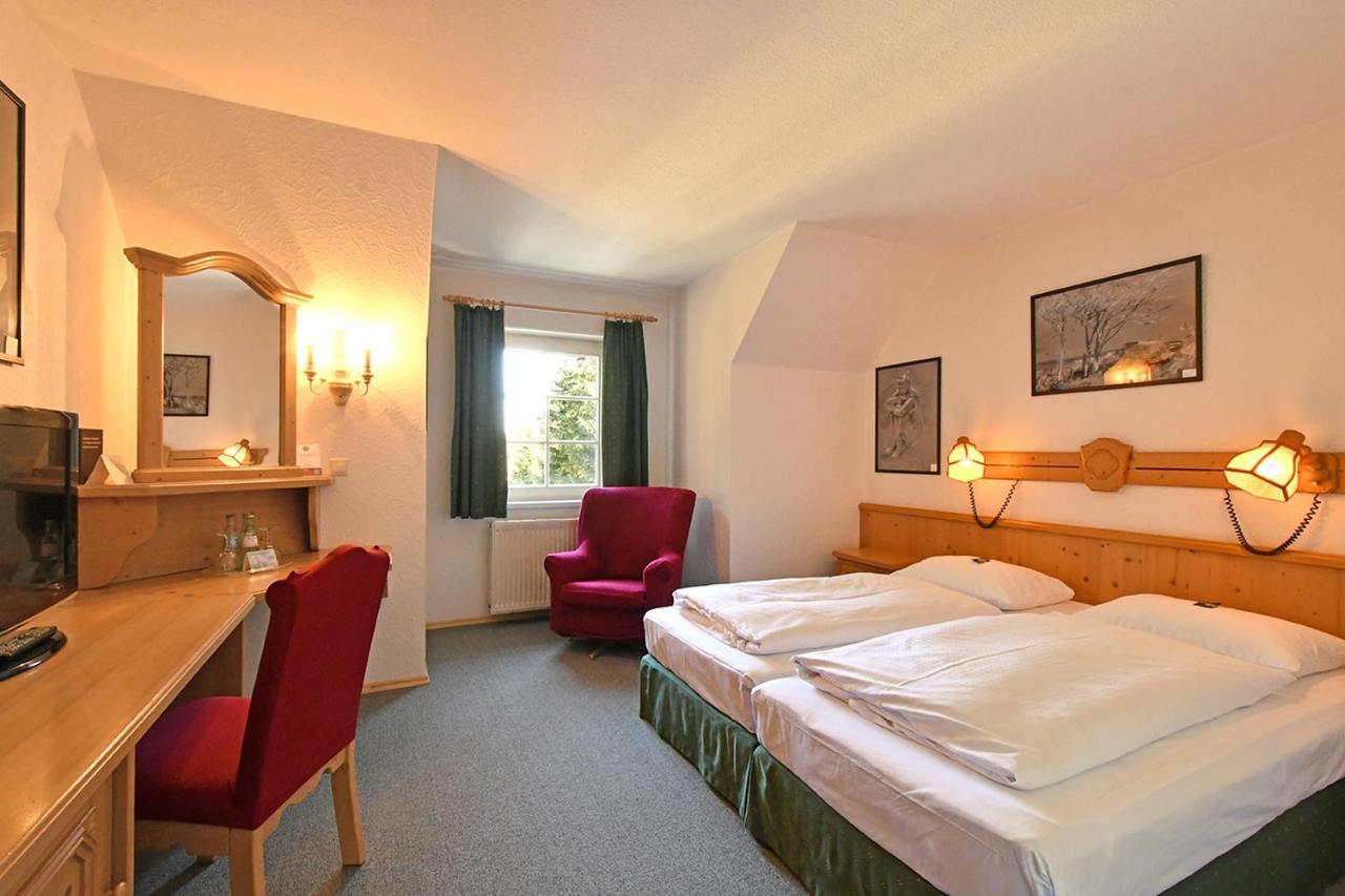 Landhotel Altes Zollhaus Hermsdorf  Ngoại thất bức ảnh